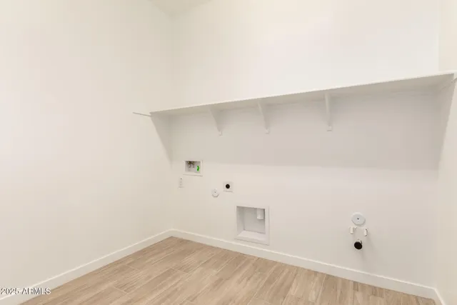 $676,997 | 24199 North 172nd Drive, Surprise, AZ 85387