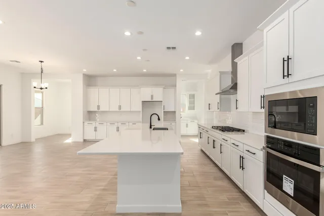 $676,997 | 24199 North 172nd Drive, Surprise, AZ 85387