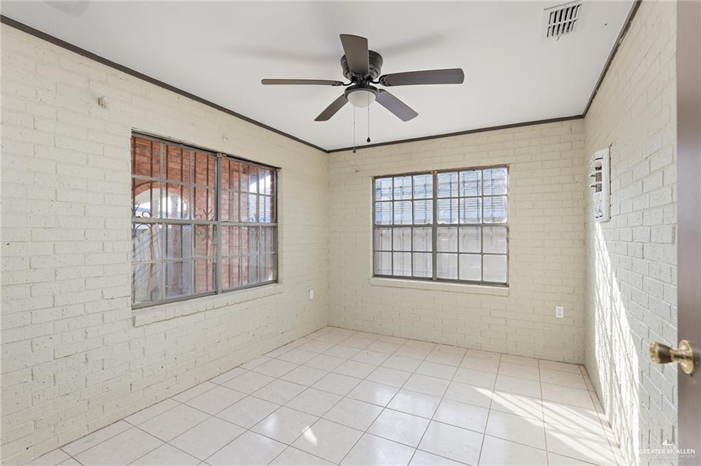 307 South Cox Street Rio Grande City, TX 78582 - Photo 11 of 22