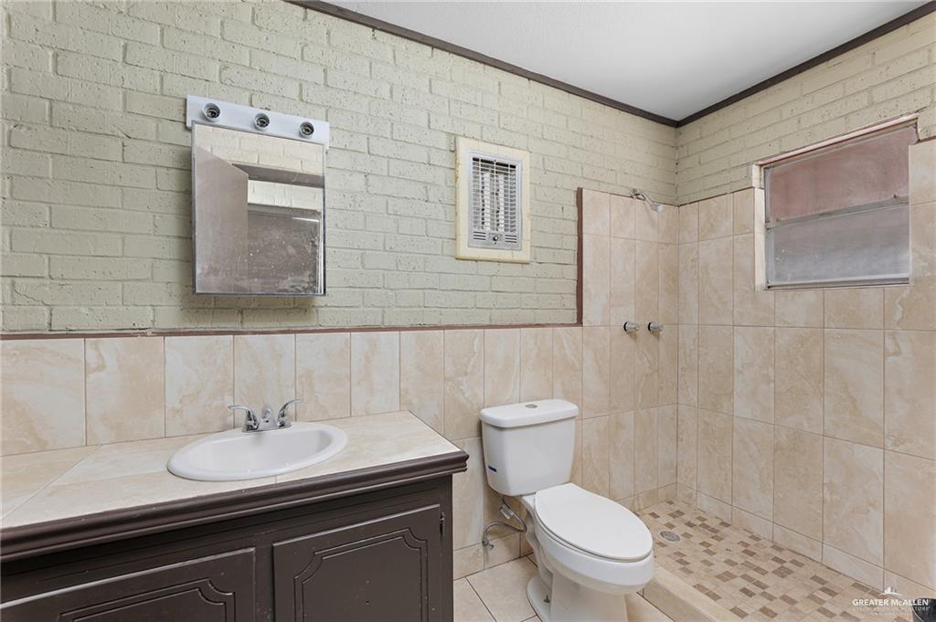307 South Cox Street Rio Grande City, TX 78582 - Photo 13 of 22