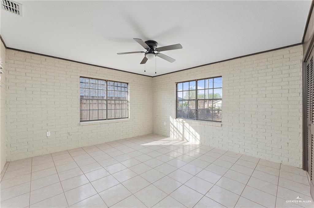 307 South Cox Street Rio Grande City, TX 78582 - Photo 6 of 22