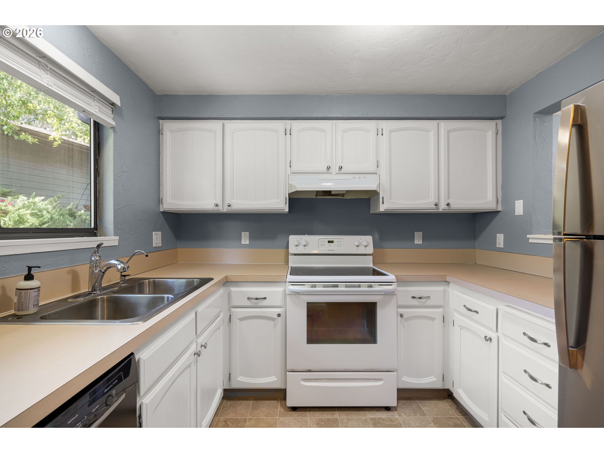 4441 Fox Hollow Road, Unit 7 Eugene, OR 97405 - Photo 5 of 26