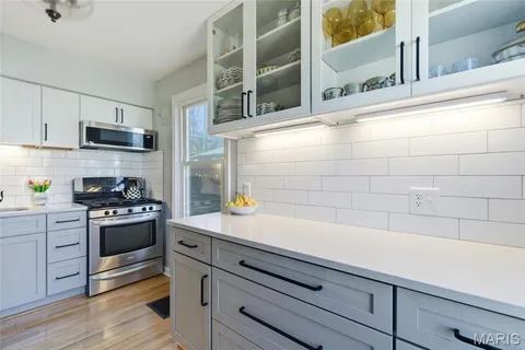 $499,999 | 887 Dickson Street, St. Louis, MO 63122