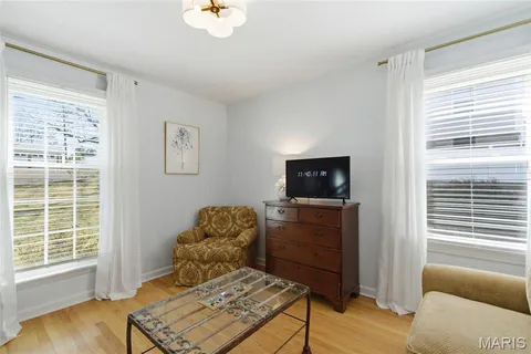 $499,999 | 887 Dickson Street, St. Louis, MO 63122