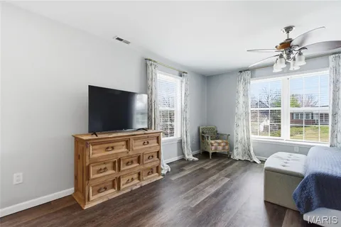 $499,999 | 887 Dickson Street, St. Louis, MO 63122