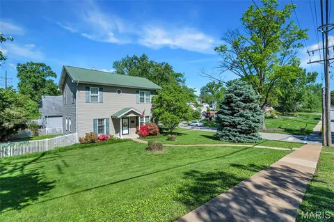 $499,999 | 887 Dickson Street, St. Louis, MO 63122