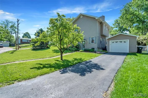 $515,000 | 887 Dickson Street, St. Louis, MO 63122