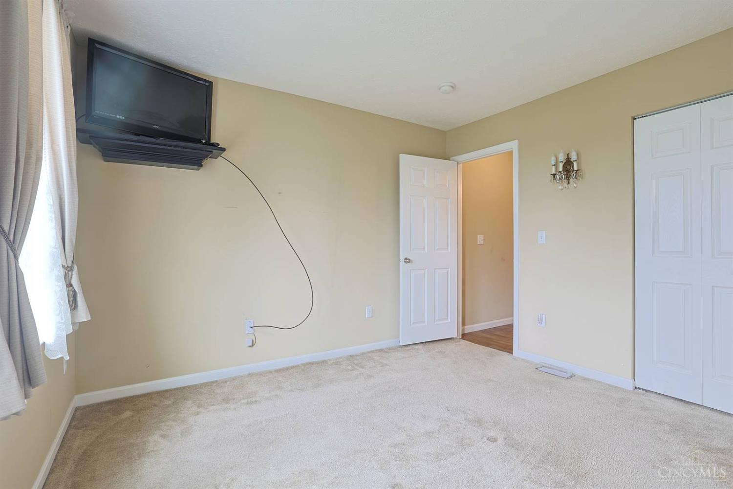 7307 Hunters Ridge Lane Cincinnati, OH 45247 - Photo 24 of 69