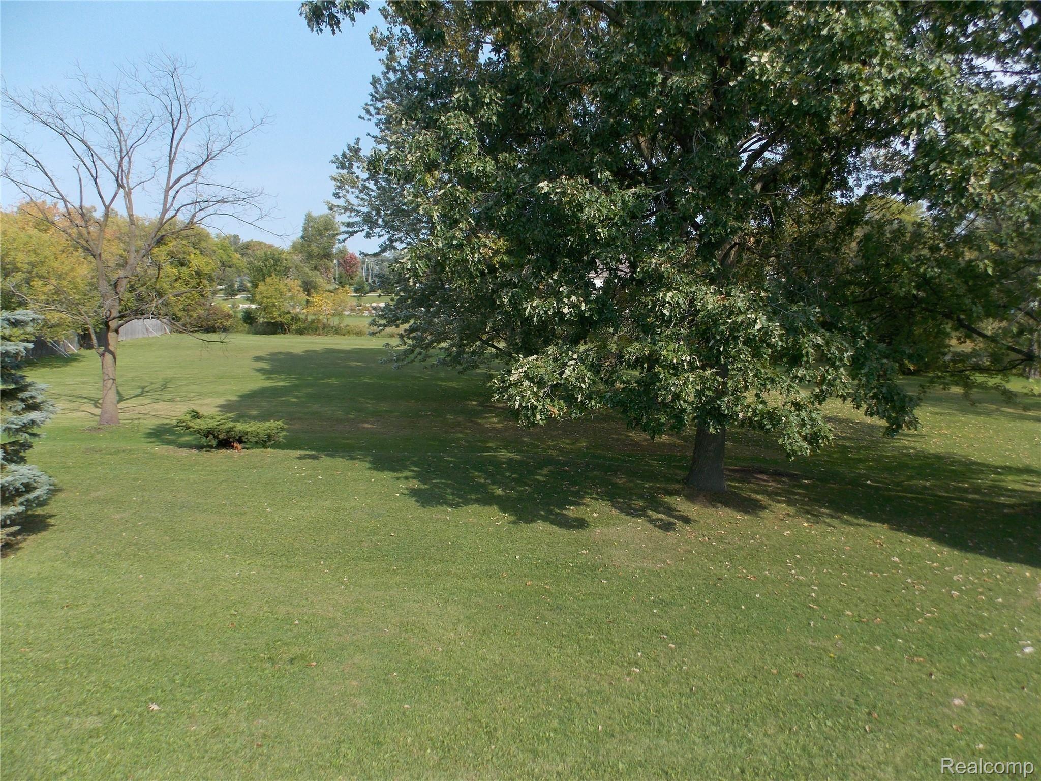 350 Shadywood Road Rochester, MI 48307 - Photo 9 of 27 DSCN3769.JPG