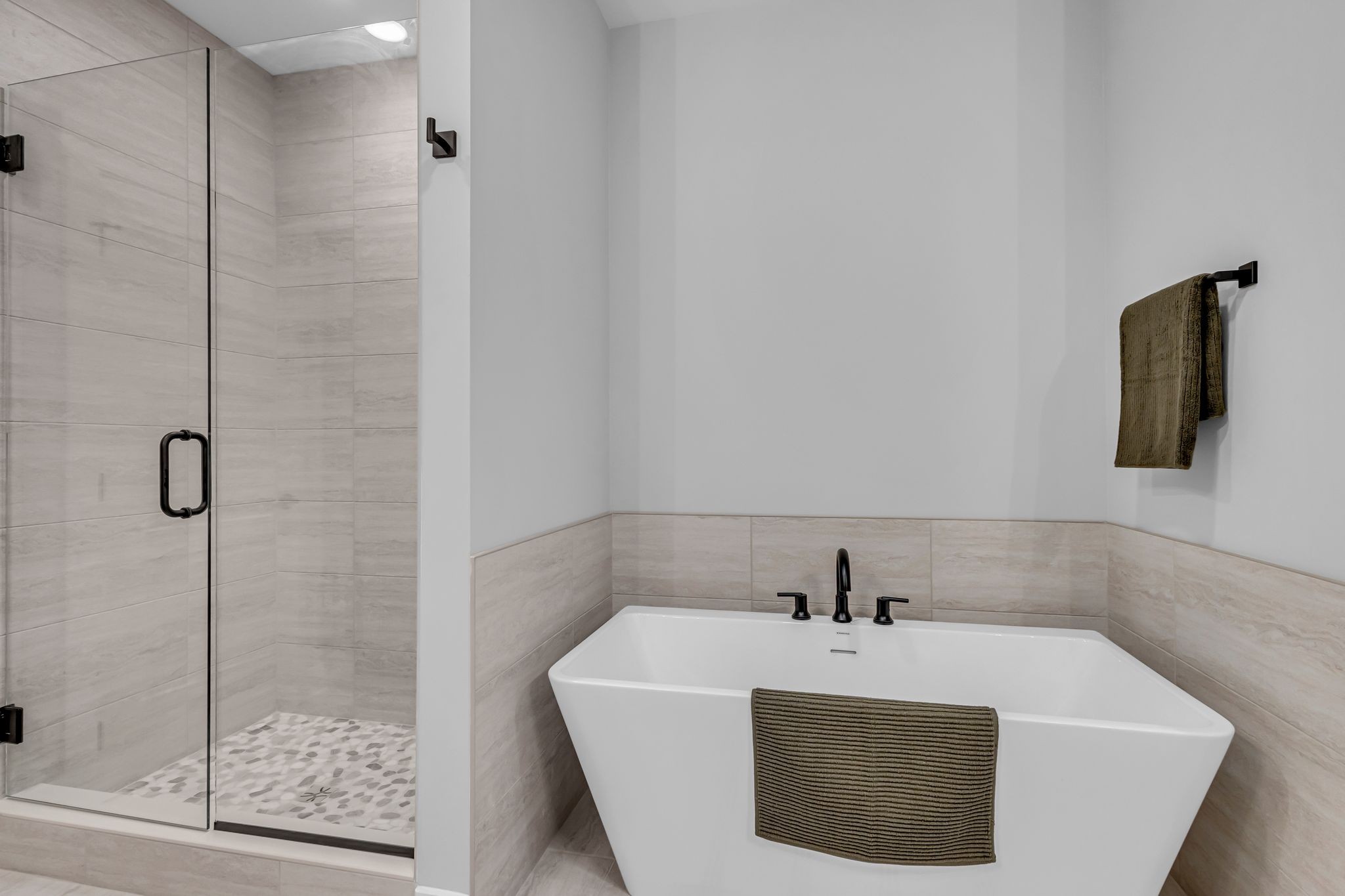 2504 Gentle Rain Road Knoxville, TN 37920 - Photo 33 of 45 a bathroom with a bathtub and shower