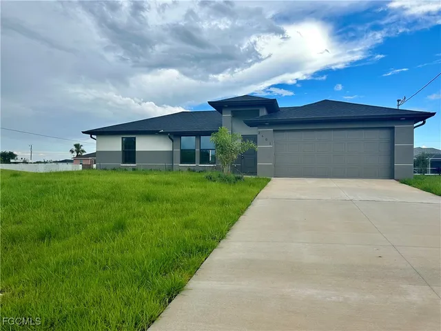 $1,950 | 2601 43rd Street Southwest, Lehigh Acres, FL 33976