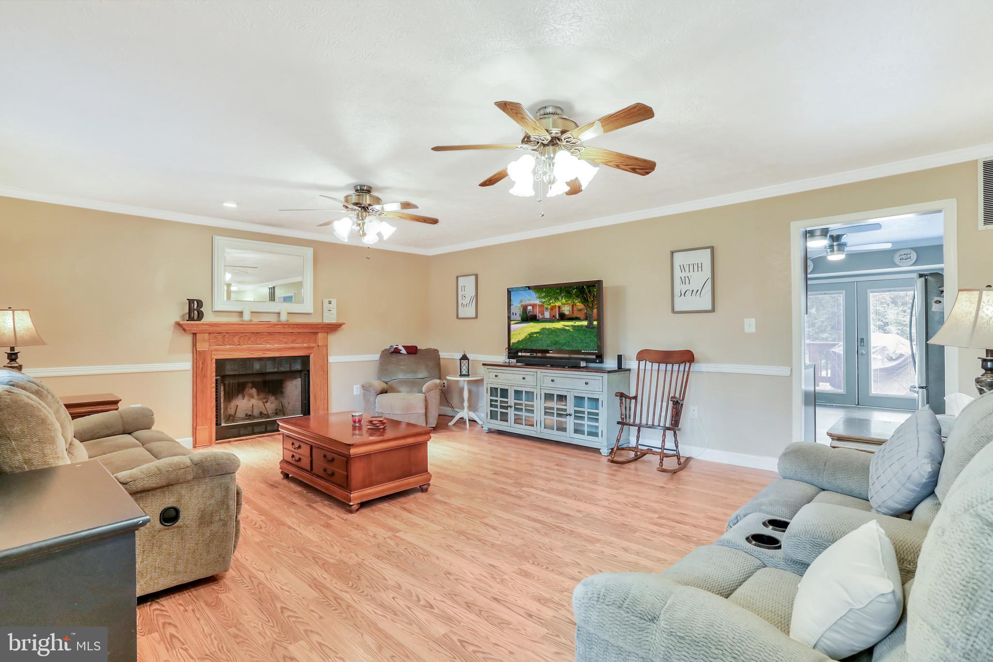 53 Summit Ridge Road Front Royal, VA 22630 - Photo 3 of 54 Large Living Room