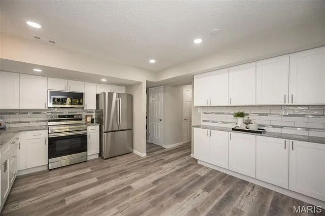 $360,000 | 211 Walden Court, Eureka, MO 63025