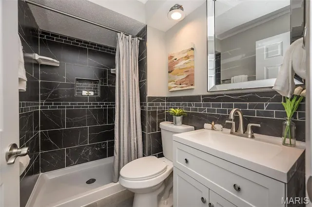 $360,000 | 211 Walden Court, Eureka, MO 63025