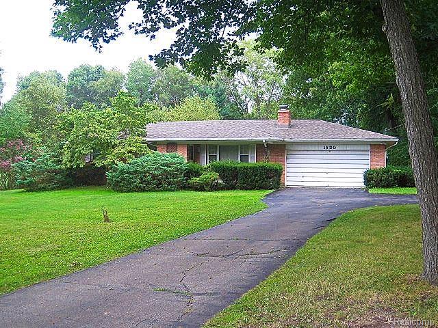 1530 Leon Road Walled Lake, MI 48390 - Photo 1 of 19