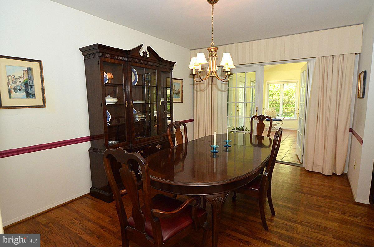13900 Pond View Road Silver Spring, MD 20905 - Photo 8 of 26 Dining Room