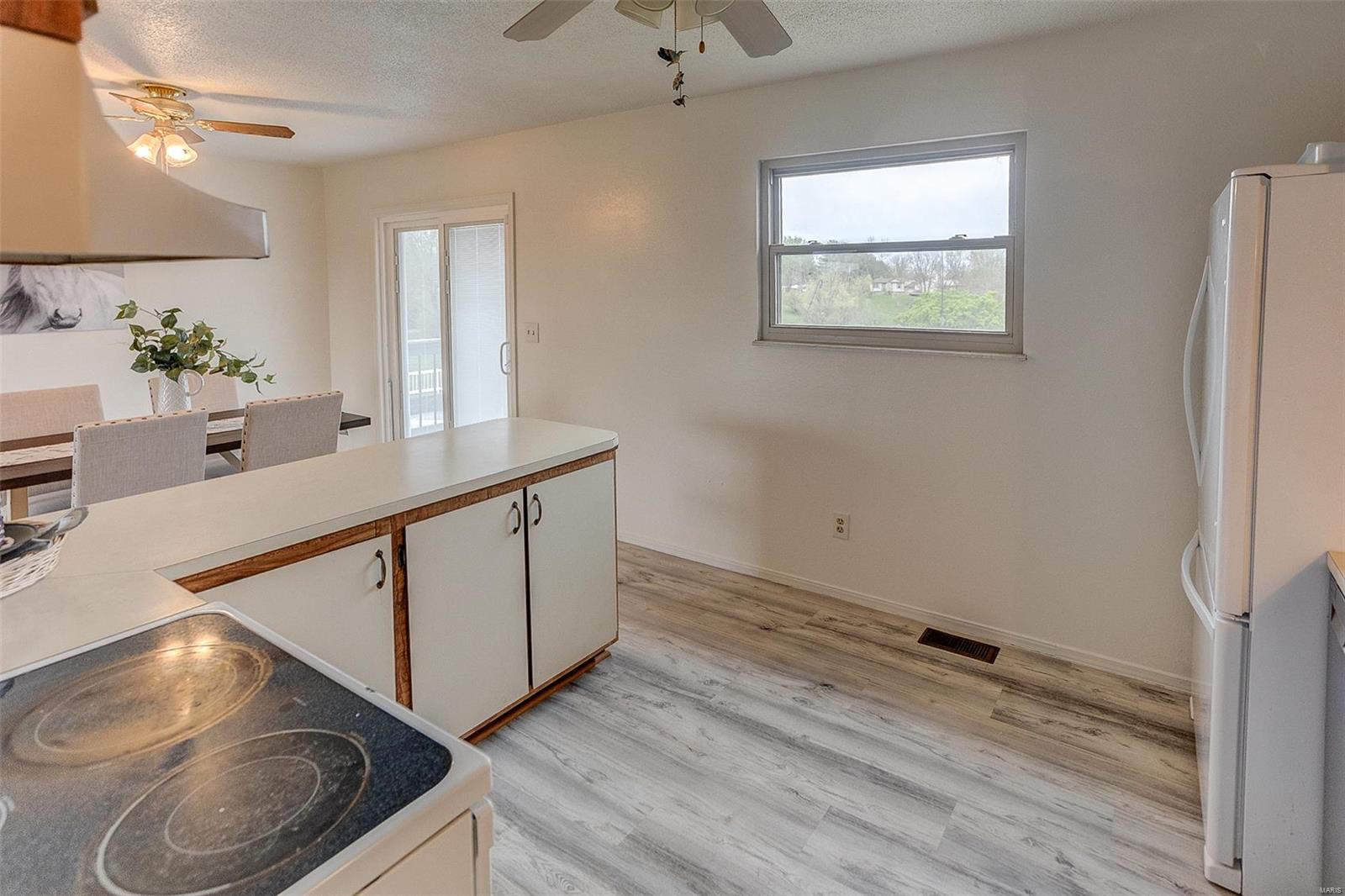3712 Airport Road Godfrey, IL 62035 - Photo 21 of 39