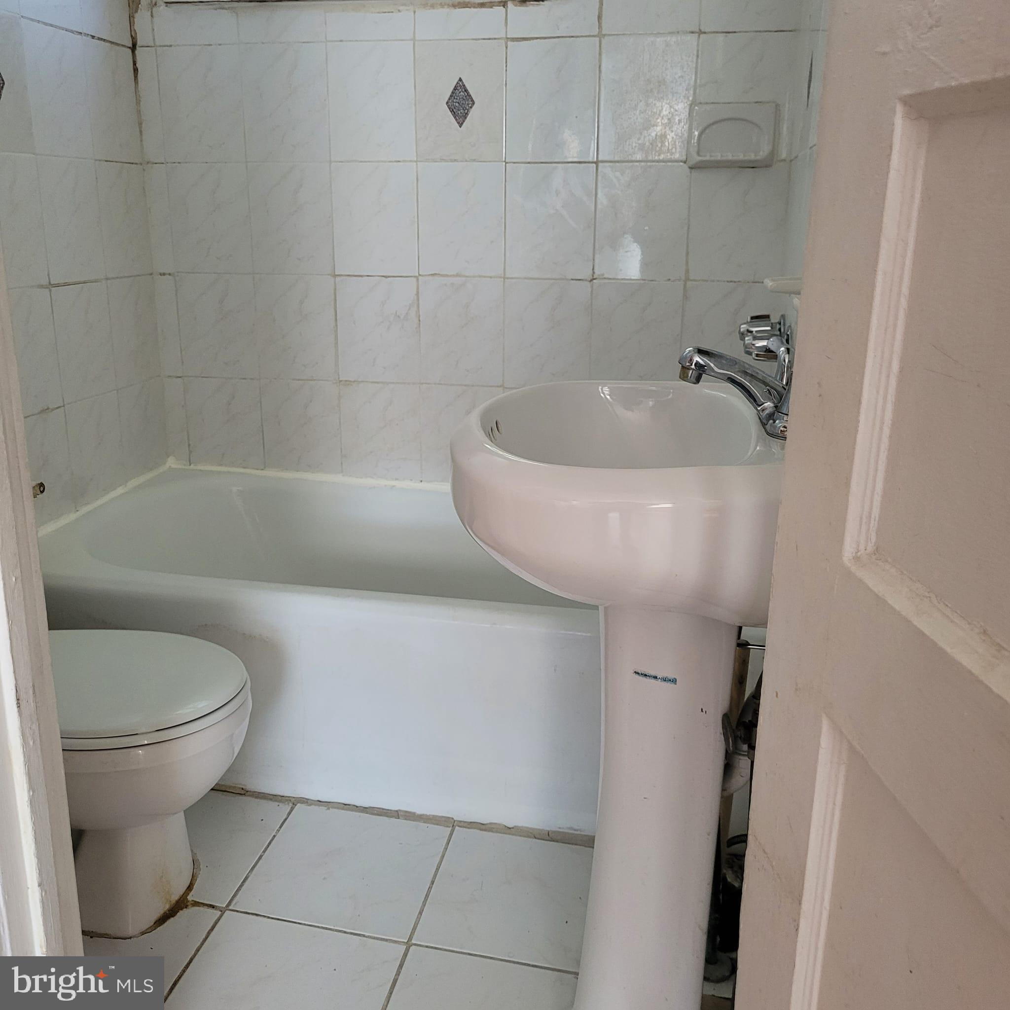 2000 North 61st Street, Unit 2R Philadelphia, PA 19151 - Photo 4 of 4