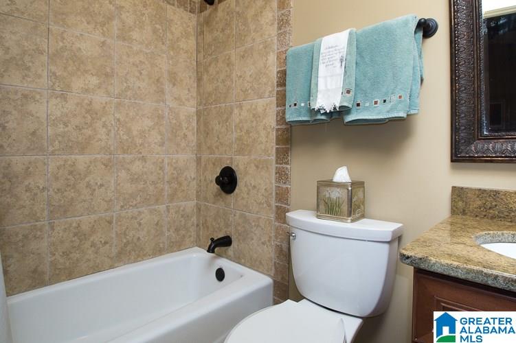 243 Christopher Cove Sterrett, AL 35147 - Photo 23 of 41