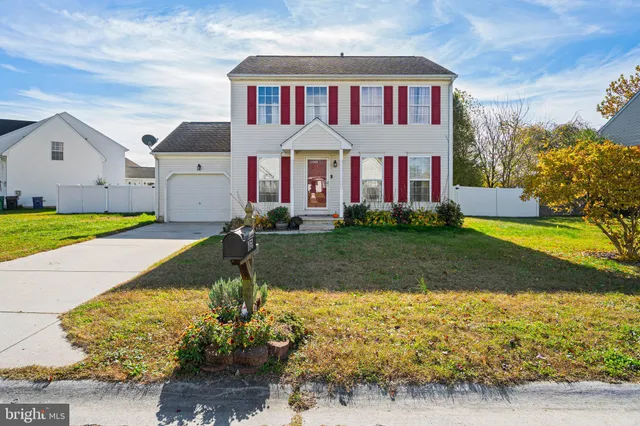 $350,000 | 151 East Chimney Top Lane, Felton, DE 19943