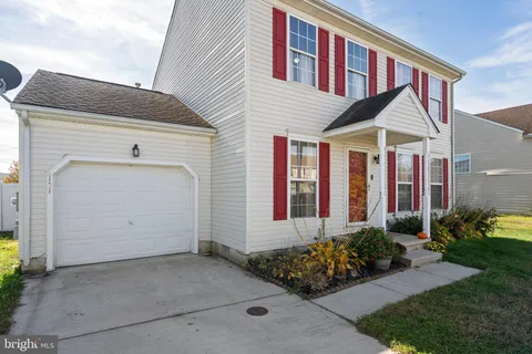 $350,000 | 151 East Chimney Top Lane, Felton, DE 19943