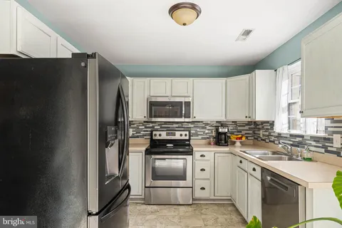 $350,000 | 151 East Chimney Top Lane, Felton, DE 19943