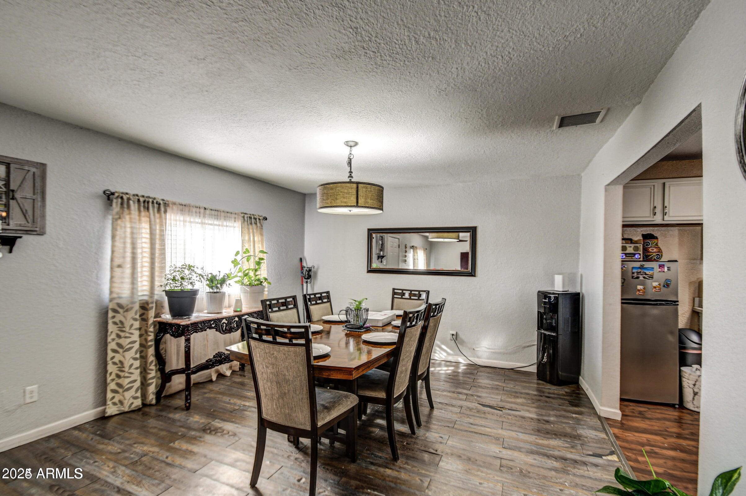 2108 West Hadley Street Phoenix, AZ 85009 - Photo 3 of 6 Dining