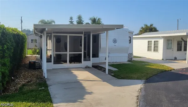 $85,900 | 1339 Old Lakeport Road Northwest, Unit 30B, Moore Haven, FL 33471