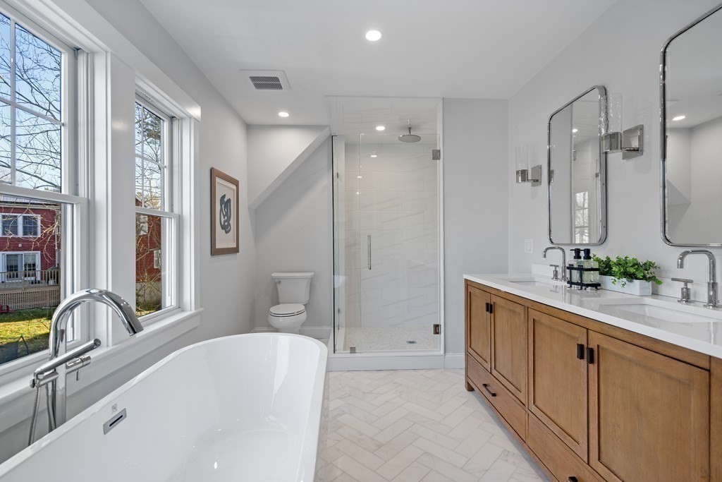 42 Colonial Road Hingham, MA 02043 - Photo 15 of 27