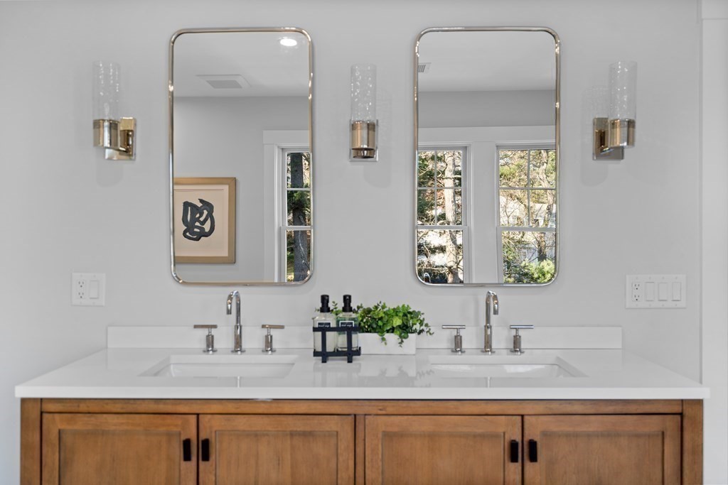 42 Colonial Road Hingham, MA 02043 - Photo 17 of 27