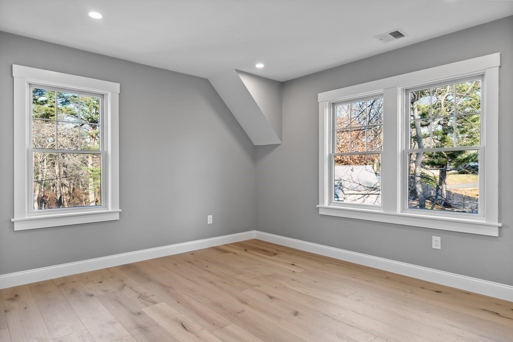 42 Colonial Road Hingham, MA 02043 - Photo 21 of 27