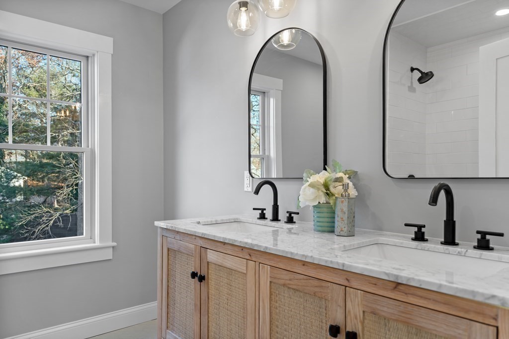 42 Colonial Road Hingham, MA 02043 - Photo 23 of 27