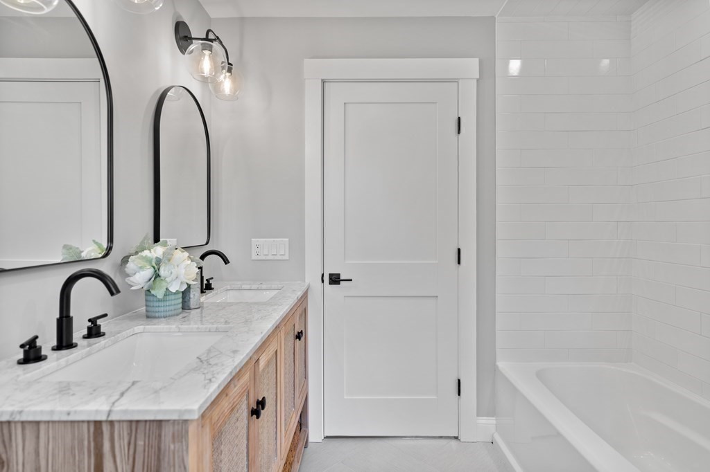 42 Colonial Road Hingham, MA 02043 - Photo 24 of 27