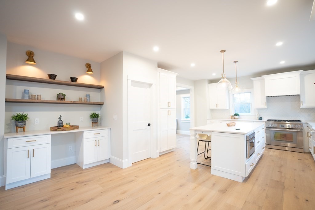 42 Colonial Road Hingham, MA 02043 - Photo 3 of 27