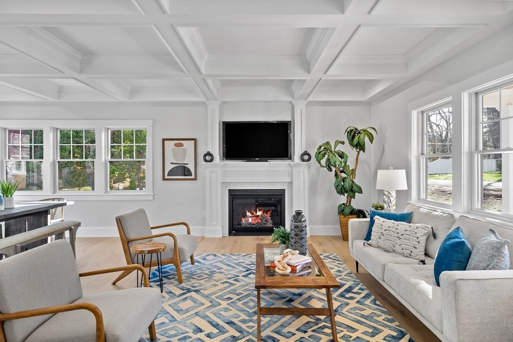 42 Colonial Road Hingham, MA 02043 - Photo 5 of 27