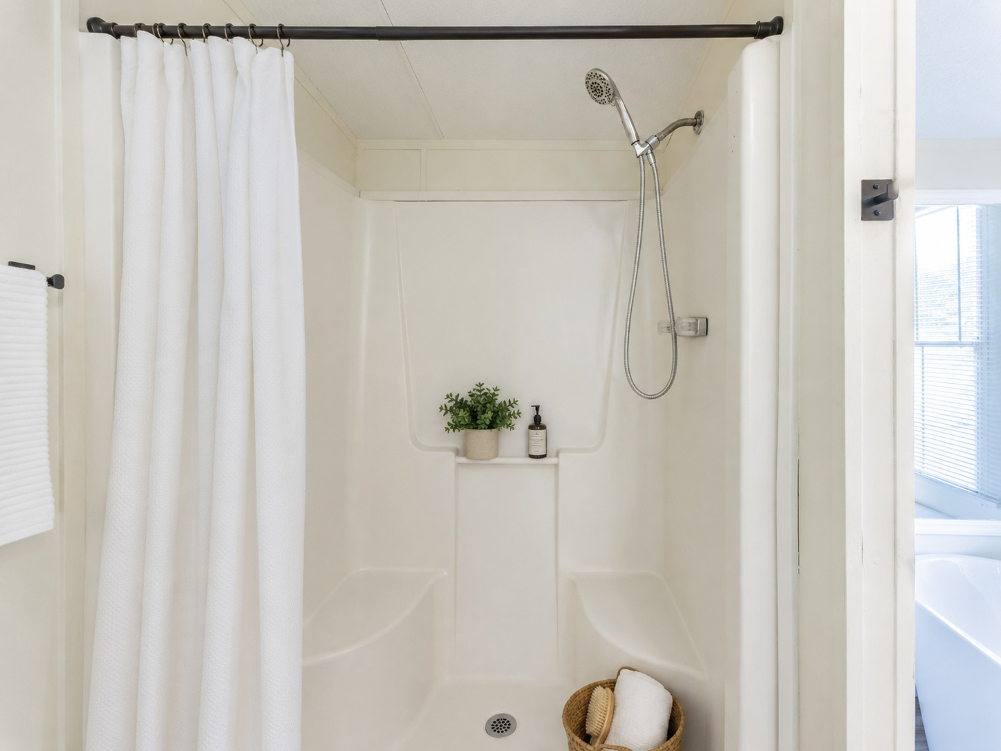 171 Railyard Drive Kyle, TX 78640 - Photo 16 of 20 a bathroom with a shower