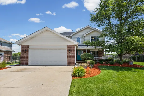 $499,900 | 24427 Arrowhead Drive, Manhattan, IL 60442