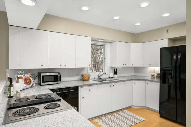 $850,000 | 3133 Fairchild Avenue, Wayzata, MN 55391