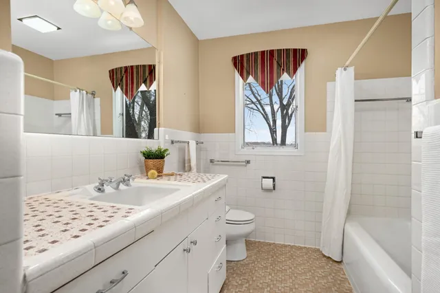 $850,000 | 3133 Fairchild Avenue, Wayzata, MN 55391