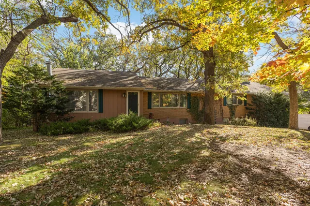 $850,000 | 3133 Fairchild Avenue, Wayzata, MN 55391