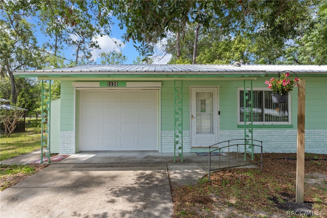 5568 East Tangelo Lane Inverness, FL 34453 - Photo 4 of 49