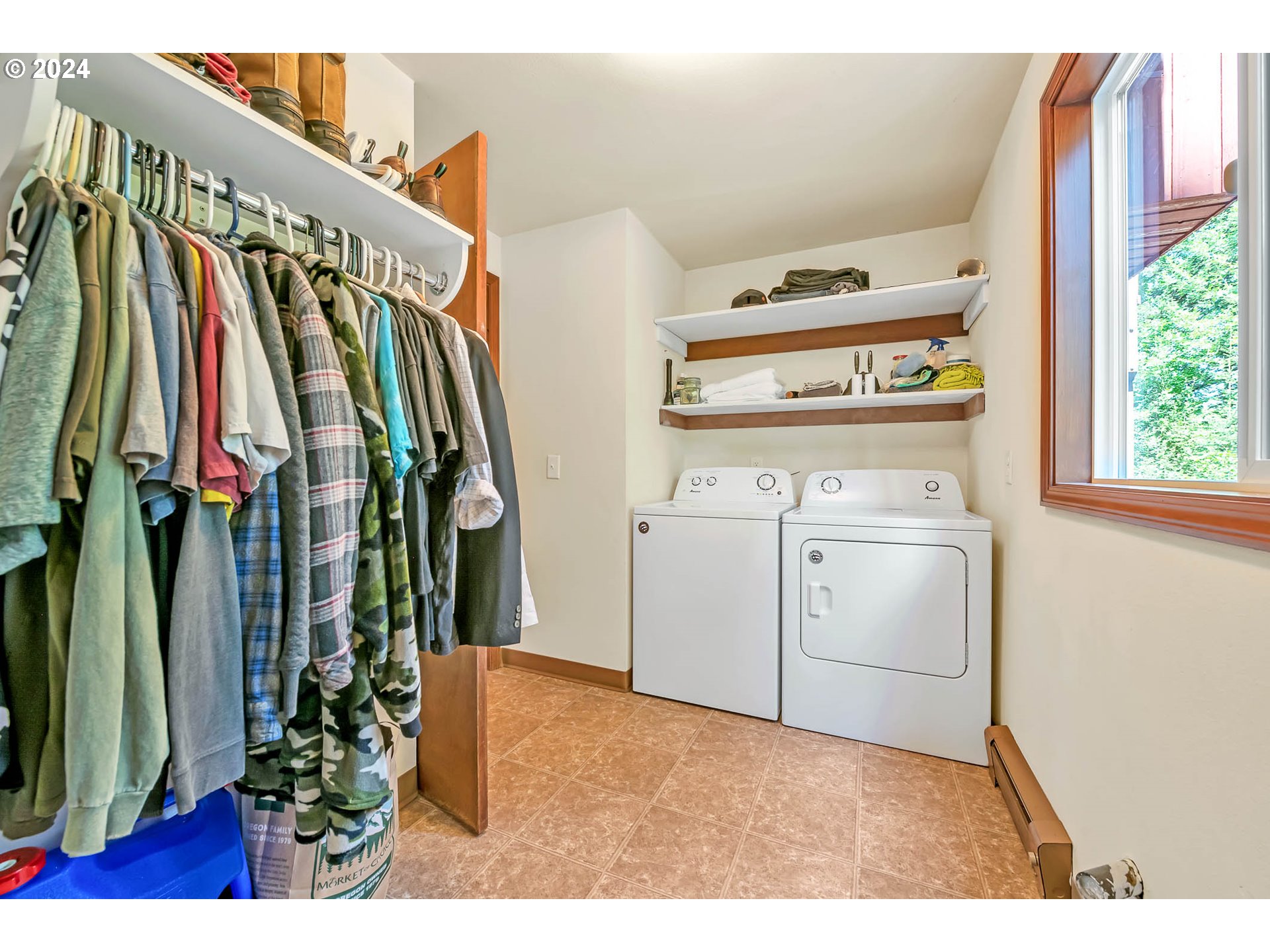 28750 Fox Hollow Road Eugene, OR 97405 - Photo 13 of 43 Gallery Image 13