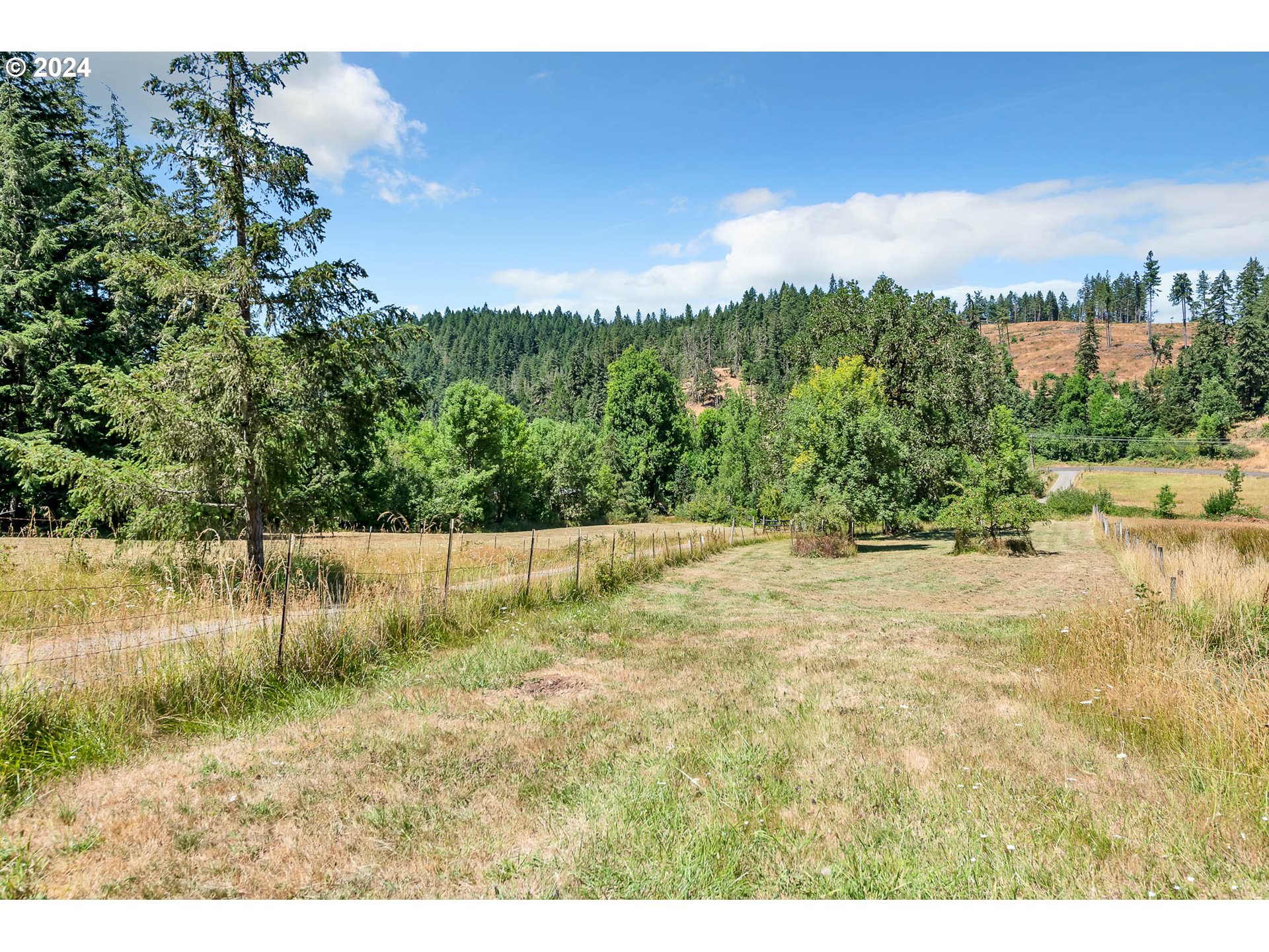 28750 Fox Hollow Road Eugene, OR 97405 - Photo 39 of 43 Gallery Image 39