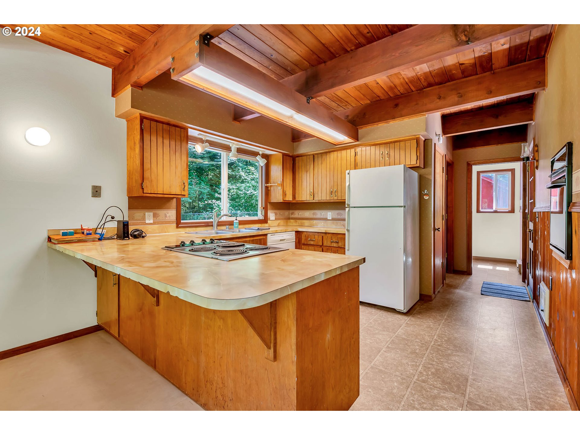 28750 Fox Hollow Road Eugene, OR 97405 - Photo 6 of 43 Gallery Image 6