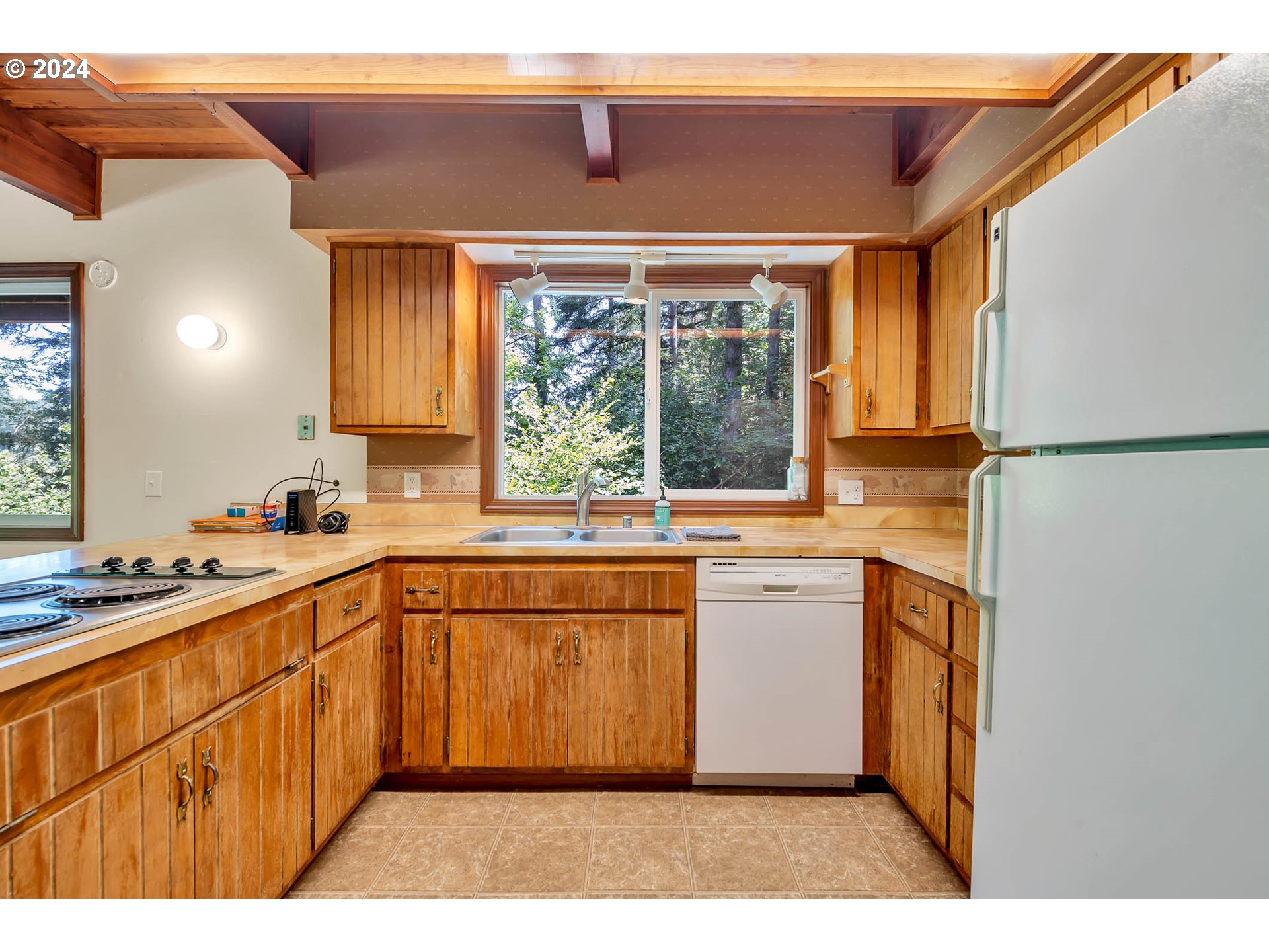 28750 Fox Hollow Road Eugene, OR 97405 - Photo 7 of 43 Gallery Image 7
