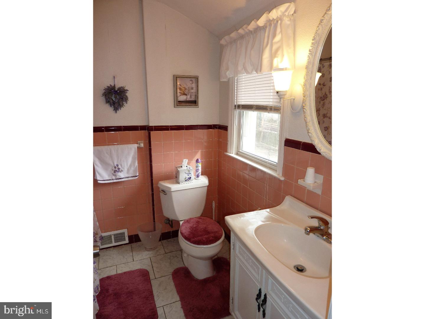 349 South Rolling Road Springfield, PA 19064 - Photo 17 of 20 Bathroom