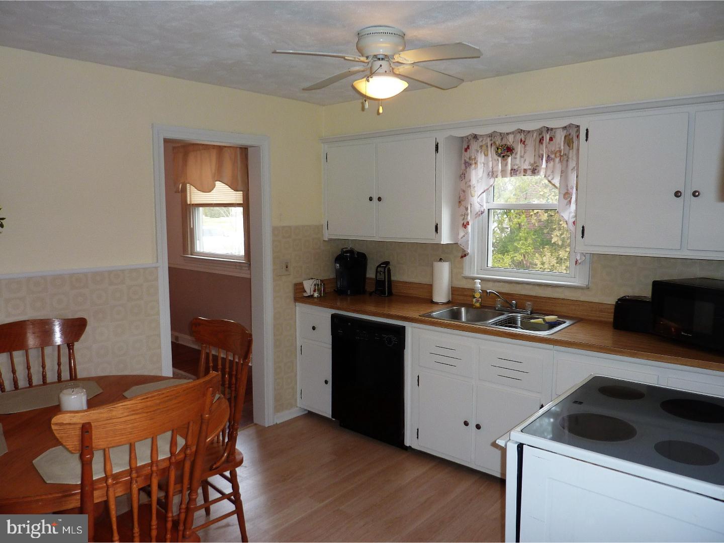 349 South Rolling Road Springfield, PA 19064 - Photo 8 of 20 Kitchen