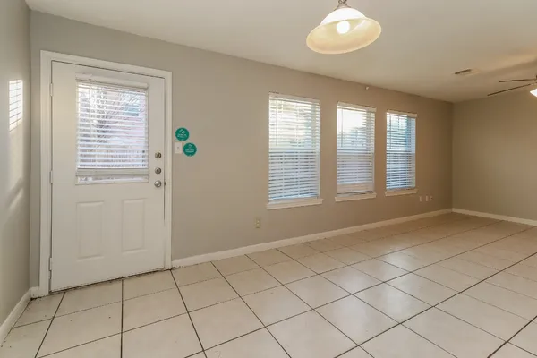 $1,725 | 4939 North Cancun Drive, Houston, TX 77045