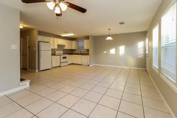 $1,725 | 4939 North Cancun Drive, Houston, TX 77045