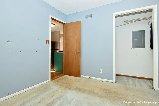 $180,000 | 3012 Oakwood Avenue, McHenry, IL 60051